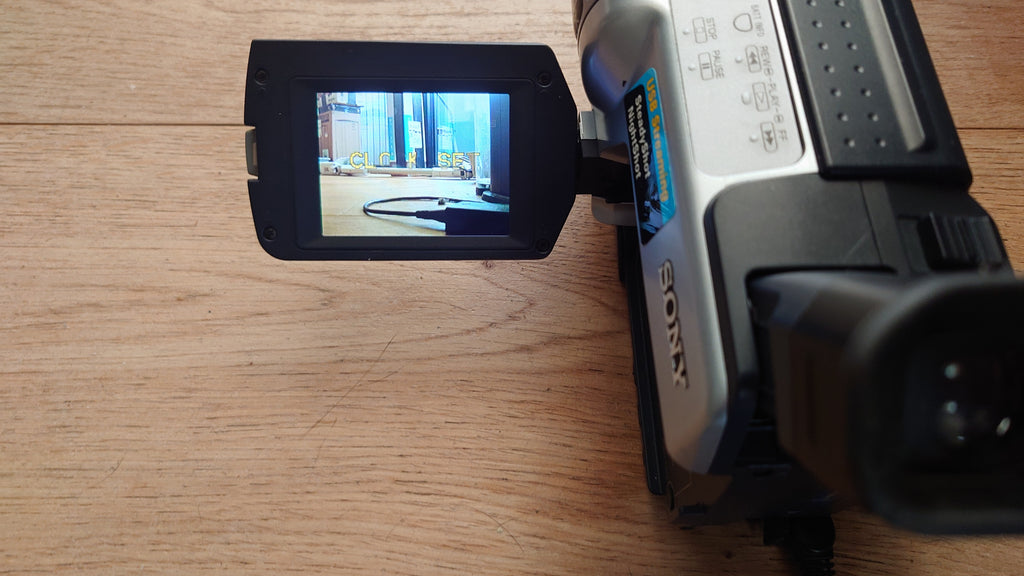 SONY DCR-TRV245E Digital8 Digital Video Camera HANDYCAM Complete Working Set