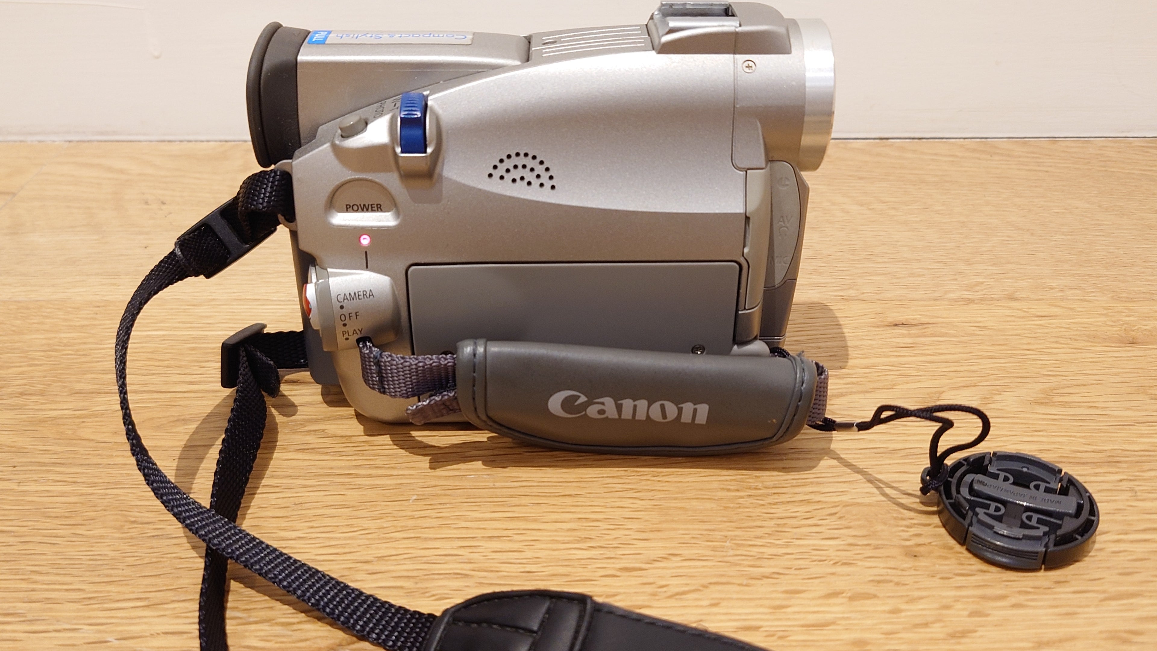 Canon MV400 Mini DV Digital Camcorder VGC