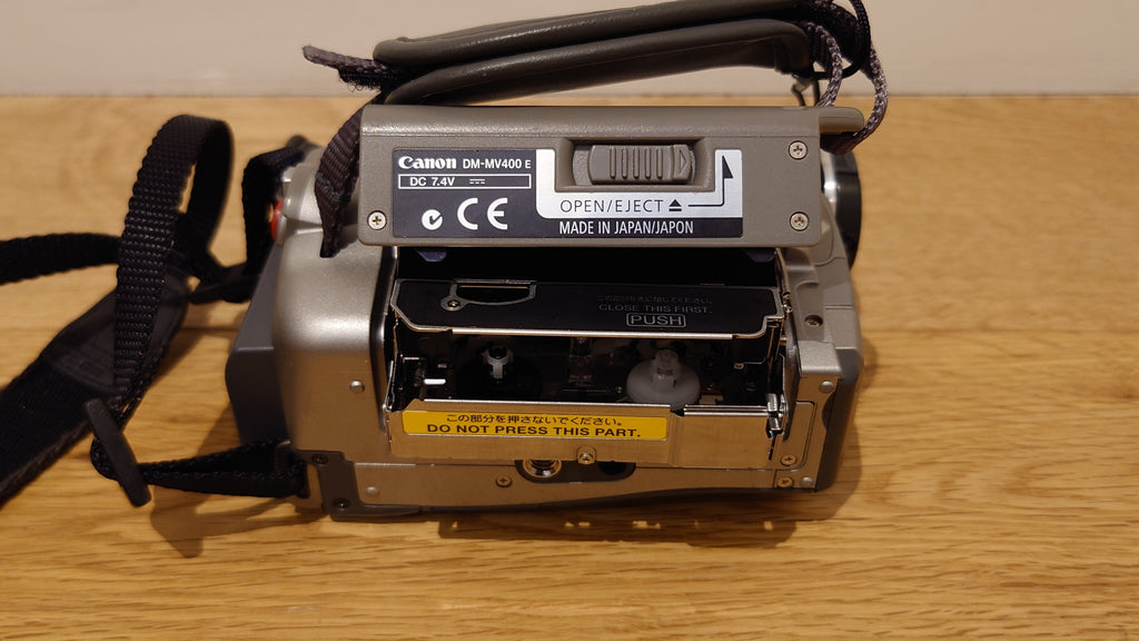 Canon MV400 Mini DV Digital Camcorder VGC