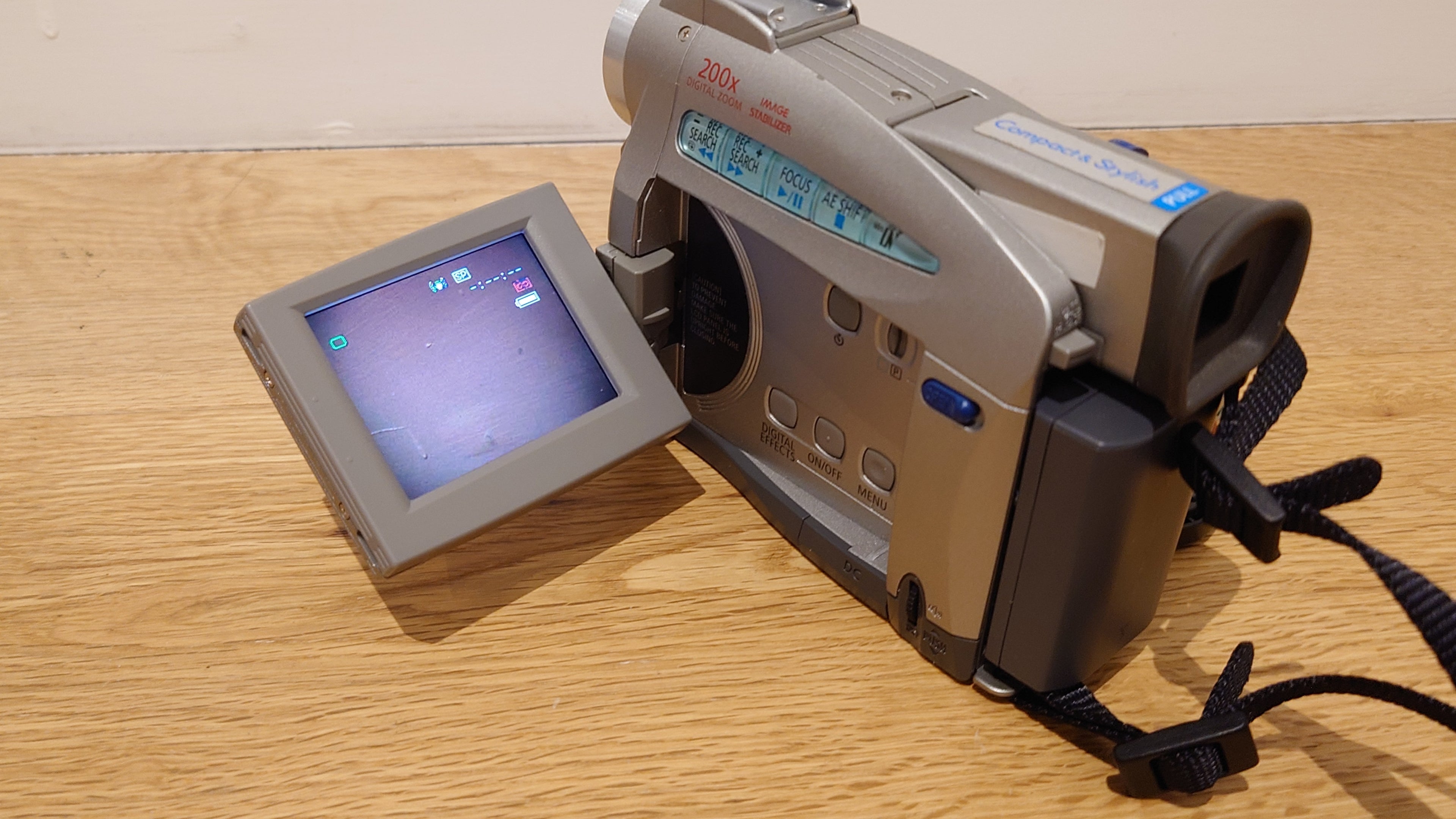 Canon MV400 Mini DV Digital Camcorder VGC