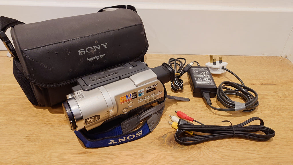 Sony CCD-TR748E Hi8 Handycam